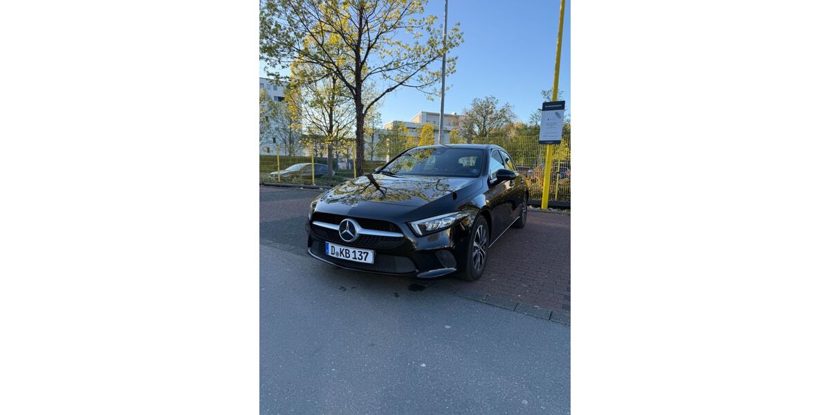 Mercedes-Benz A 180 120.000 km 16.790 &euro; Düsseldorf 40472